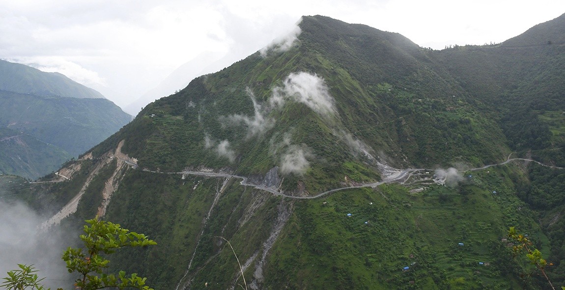 मध्य पहाडी लोक मार्ग रुकुम पूर्वमा १९ दिन बन्द हुने