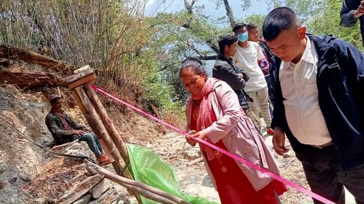 मुसीकोट ८ को पाखापानी टोलमा घर घरै खानेपानी पुग्यो 