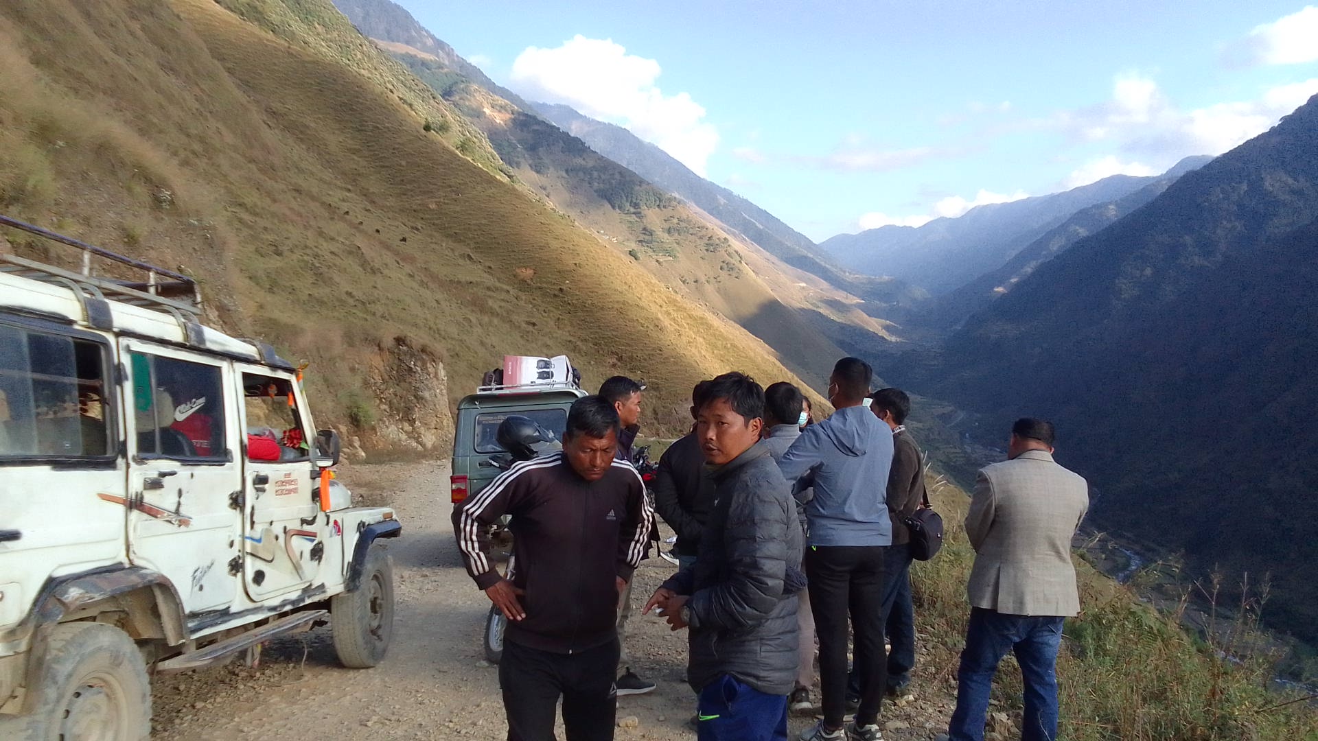 गठबन्धनका उम्मेदवारलाई स्वतन्त्र उम्मेदवारका समर्थकले रोके