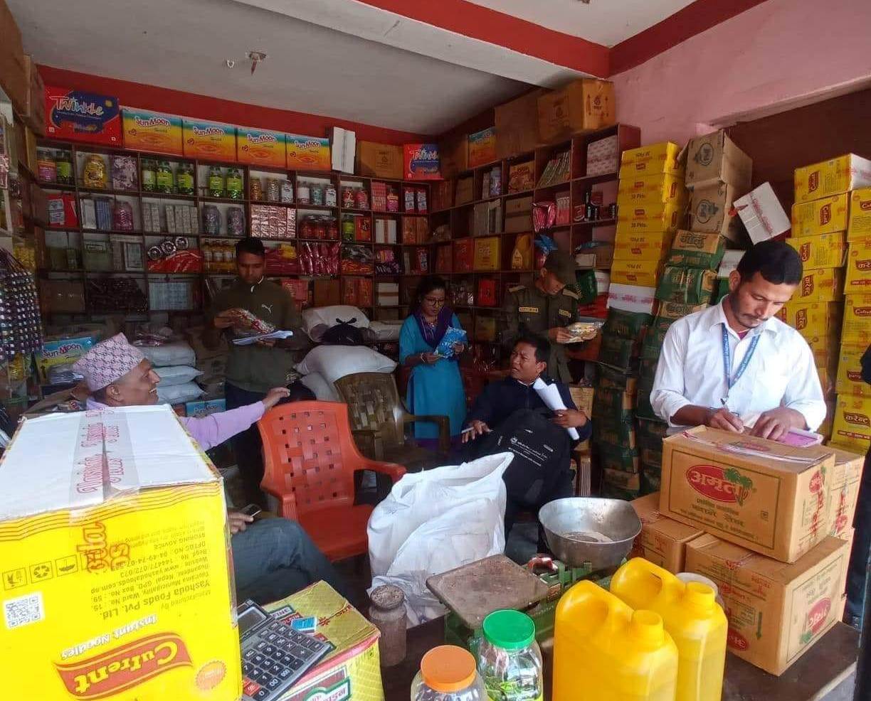 चौरजहारीमा व्यवसाय दर्ता तथा नविकरण नगरेकाबाट आधा लाख राजस्व संकलन