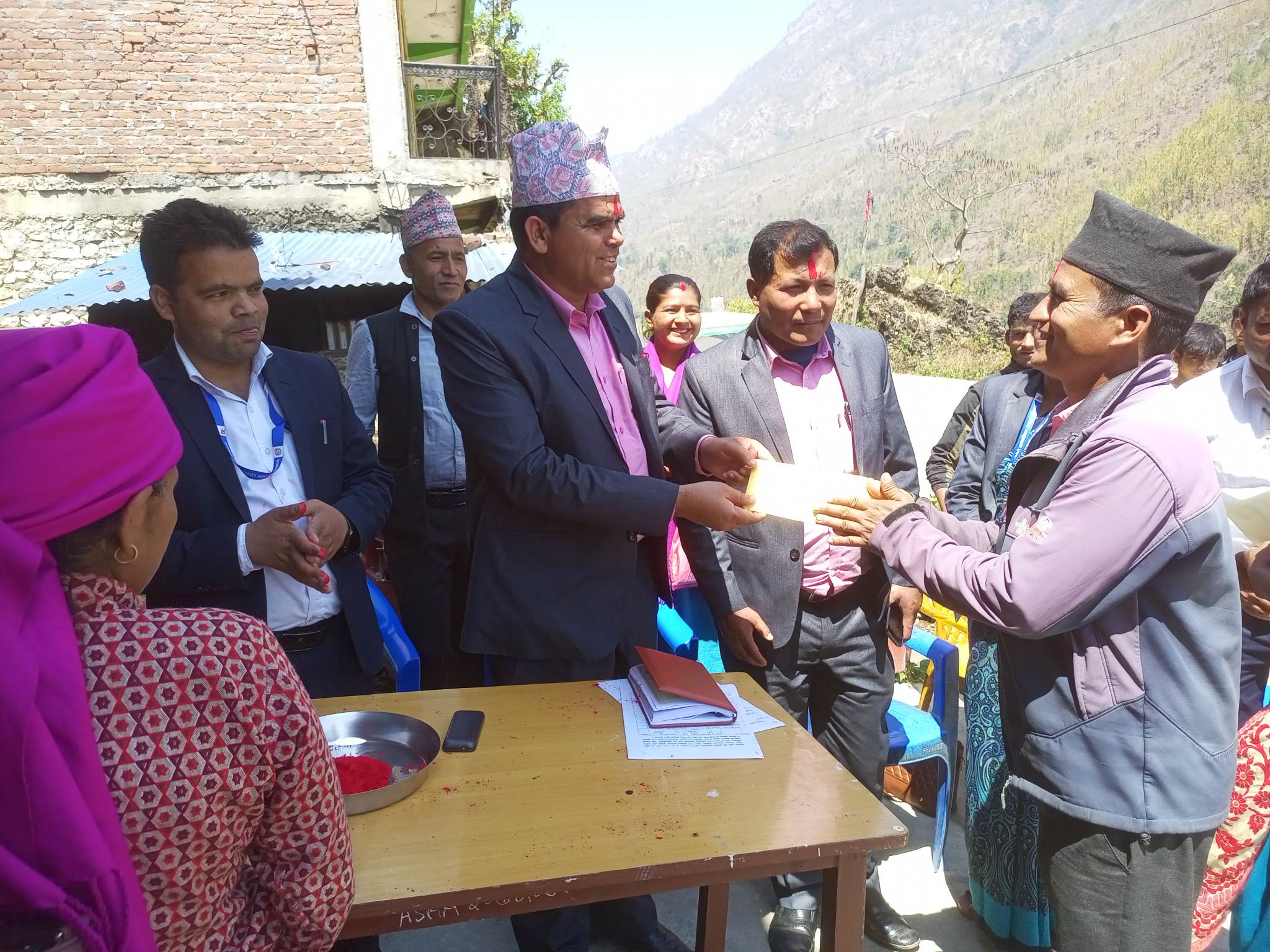 सानीभेरीका कृषकलाई उत्पादनका आधारमा प्रोत्साहन, वडा नं. ७ र ९ मा रकम वितरण 