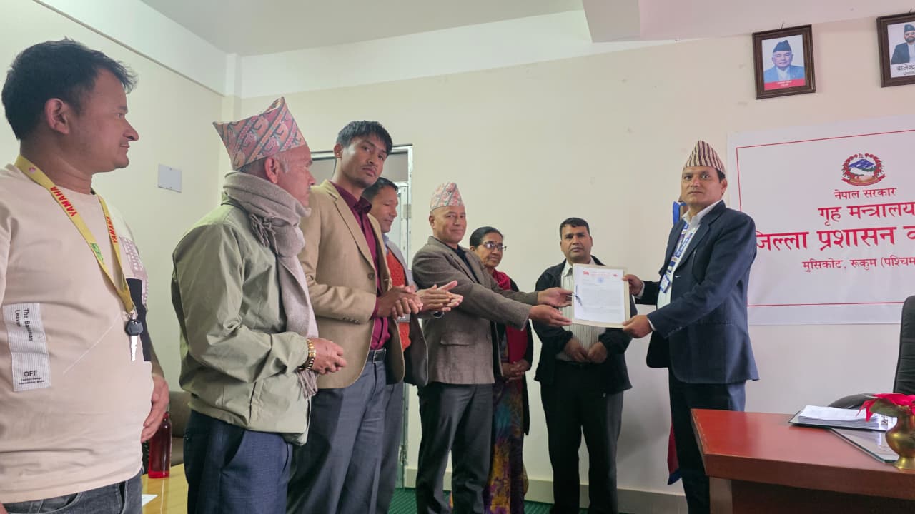 पुनर्निर्माणका लागि तत्काल अनुदान उपलब्ध गराउन नेकपा रुकुम पश्चिमको माग