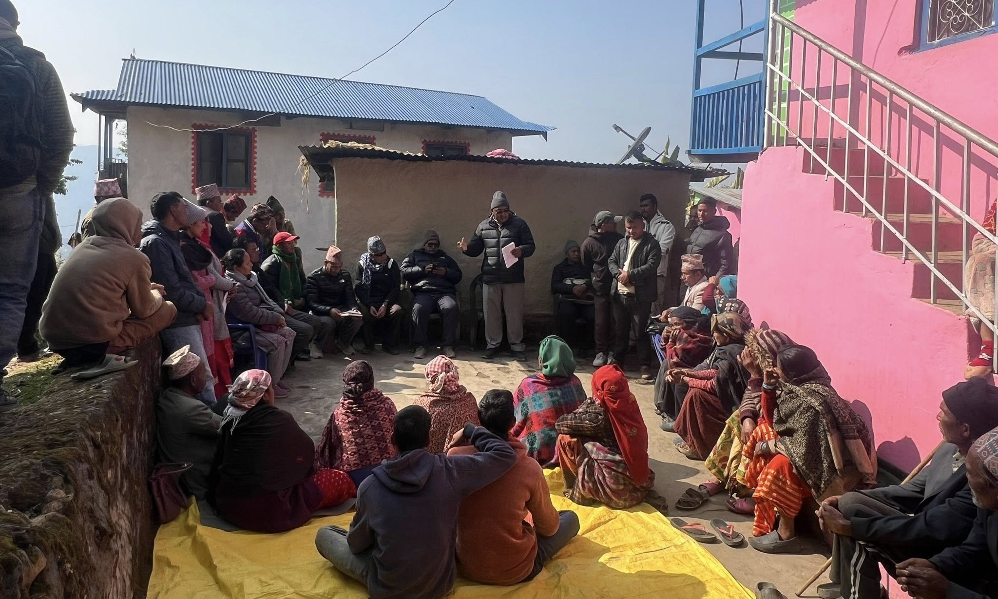 नेकपा रुकुम पश्चिम मतदातासँग भेटघाटमा व्यस्त, अन्य राजनितिक दलपनि गाउँगाउँ पसे