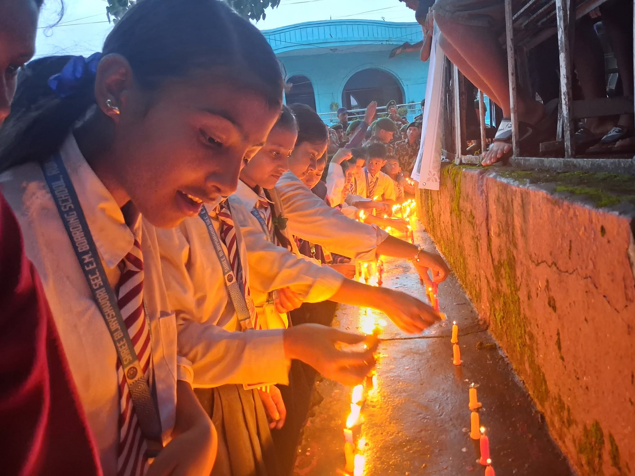 भोटेकोशी बाढीमा ज्यान गुमाएकाको सम्झनामा रुकुम पश्चिममा दीप प्रज्वलन