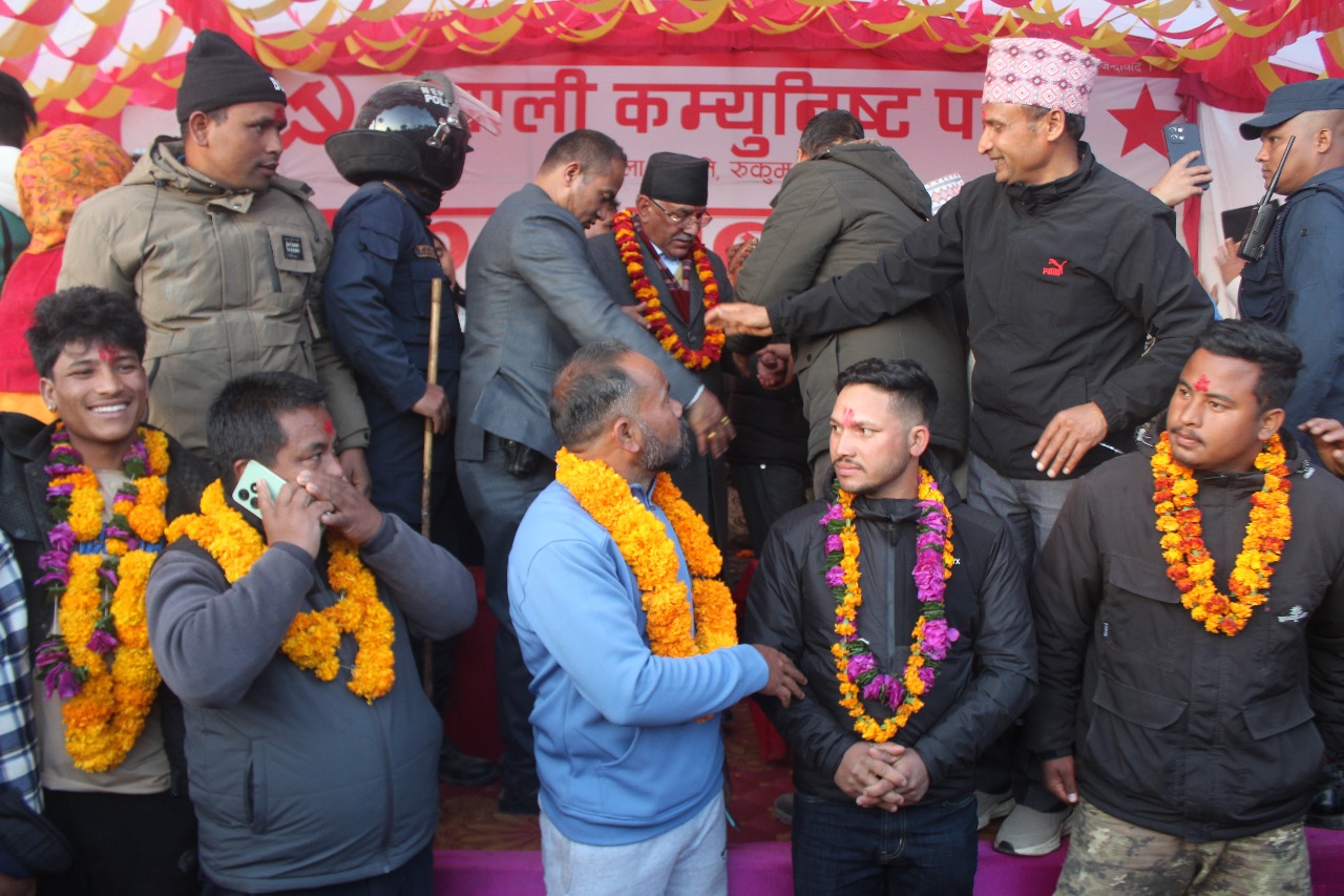 एमालेका २ जना कर्णाली प्रदेश सदस्यसहित ३१ जना नेकपामा प्रवेश, अन्य कुन कुन पार्टी ?