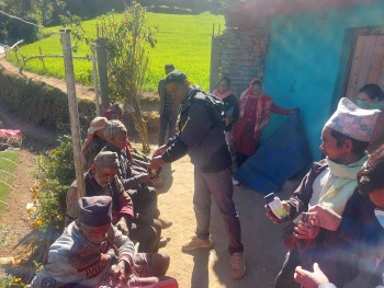 सानीभेरी ११ का जेष्ठ नागरिकलाई घर घरमै स्वास्थ्य सेवा