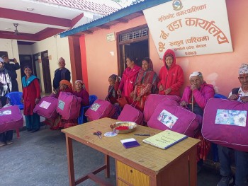 मुसिकोट १२ का जेष्ठ नागरिकलाई सिरक