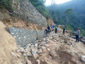 मुसिकोटका ४ वडामा ७८ लाख खर्चिएर सडक स्तरोन्नति हुँदै    