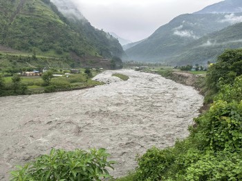 ठुली भेरी नदीको बहाब बढ्यो, सतर्कता अपनाउन अनुरोध 