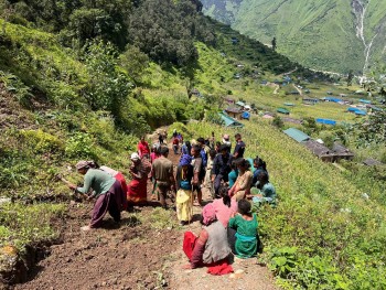 आठबीसकोट तीनलाई नमुना बनाउन प्रत्येक महिना श्रमदान 