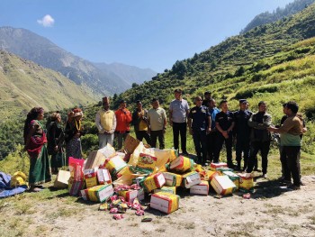 पुथाउत्तरगंगा ५ गर बजारमा अनुगमन, ८७ हजार मूल्यका म्याद गुज्रिएका सामान नष्ट 