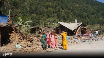 आठबीसकोटका जनप्रतिनिधि, शिक्षक र कर्मचारीले एक महिनाको तलब भूकम्प पीडितलाई सहयोग गर्ने  