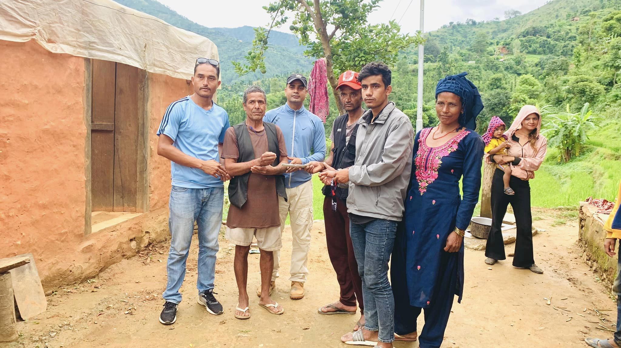 वीरबहादुरको परिवारलाई युवासंघको राहात 
