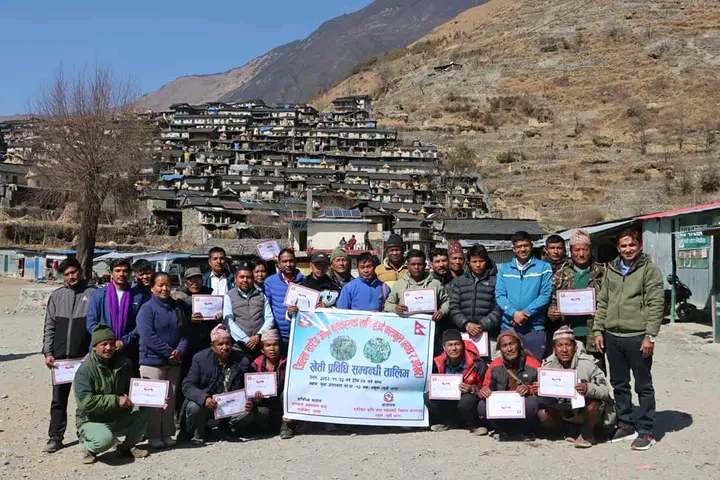 पुथाउत्तरगंगाका किसानलाई बारीमै व्यवहारिक तालिम प्रदान 