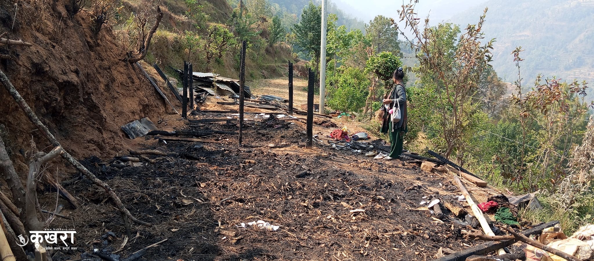 त्रिवेणी ५ मा भूकम्प पीडितको अस्थायी आवासमा आगलागी 