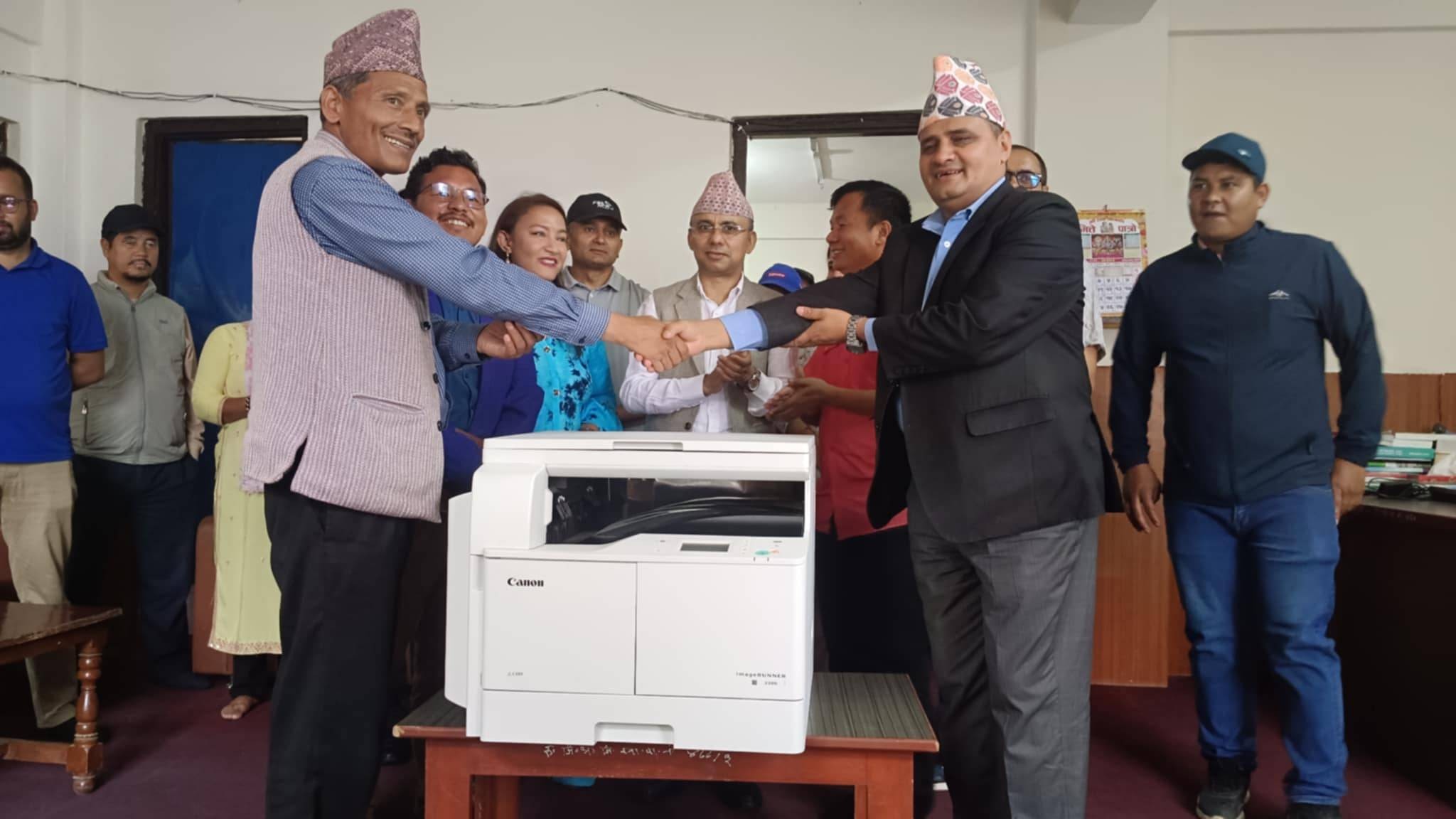 जिल्ला अदालतलाई प्रिन्टर सहयोग 