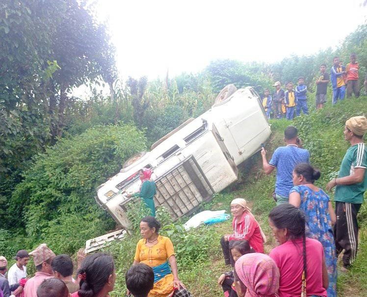 विमैचा जिप दुर्घटना अपडेट : घाइते एक जनालाई थप उपचारको लागि सल्ले ल्याइदै