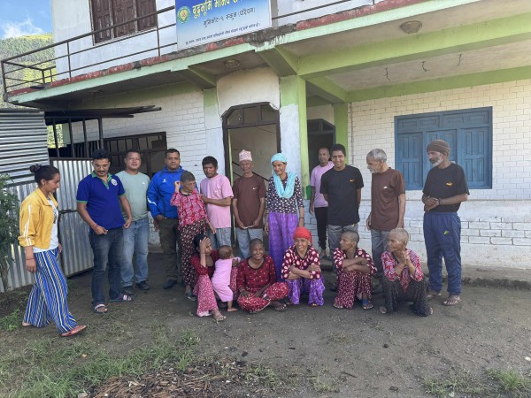 युवा व्यवसायी बोहराद्वारा जन्मदिनको अवसरमा आश्रमलाई कपडा सहयोग