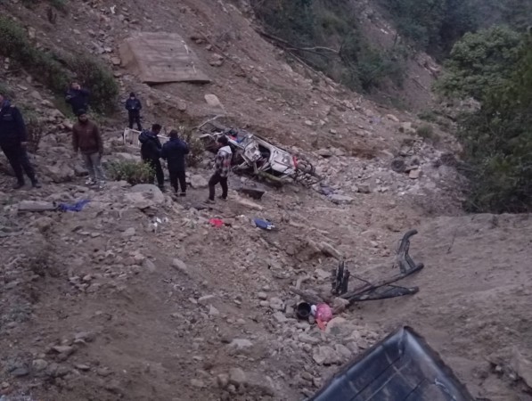 रूकुम पूर्वबाट दाङ जाँदै गरेकाे जिप सल्यानमा दुर्घटना, १ जनाकाे मृत्यु, ३ जना घाइते