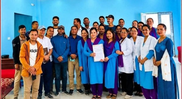आठबिसकोटमा स्वास्थ्यकर्मीकाे आन्दोलन टुंगियो, ४ बुँदे सहमतिपछि काममा फर्किने