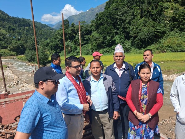 छेडाबगर पक्की पुलको निरीक्षण, पुस मसान्तसम्म निर्माण सक्न निर्देशन