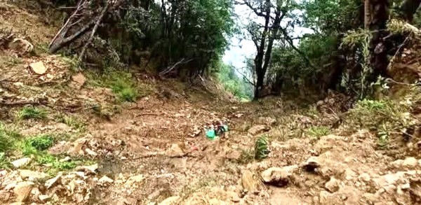 रुकुम पुर्वबाट जलजला जाँदै गरेकाे जिप दुर्घटना हुँदा १७ जनाको मृत्यु 