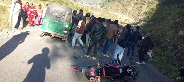 आठबिसकोटमा मोटरसाइकल र जिप ठोक्किँदा मोटरसाइकल चालकको मृत्यु, २ जना घाइते