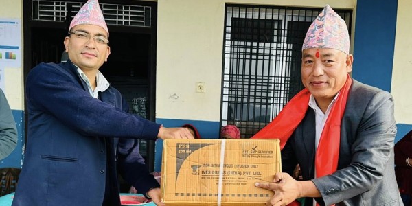 पुनद्वारा त्रिवेणीका ३ स्वास्थ्य संस्थामा १० लाख बराबरका स्वास्थ्य सामग्री वितरण हुँदै 