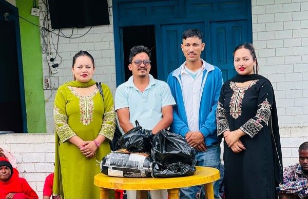 स्वर्गीय जयलाल नेपालीको स्मृतिमा मानव सेवा आश्रमलाई खाद्यान्न सहयोग