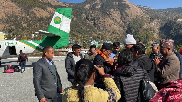 मनोनयन दर्ता गर्न चार्टर्ड विमान मार्फत रुकुम पश्चिम हुँदै रुकुम पूर्व पुगे प्रचण्ड 