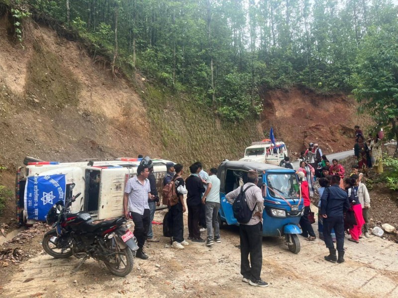 शैक्षिक भ्रमणमा आएको जिप बाँफिकोटमा दुर्घटना, ५ जना सामान्य घाइते