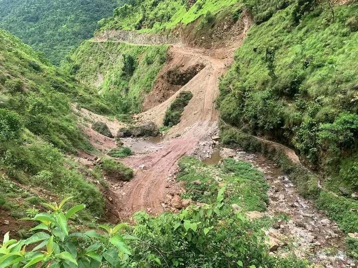 बाँफिकाेटकाे थारकाट्टे झिम्रु सडक खण्डको काम सम्पन्न