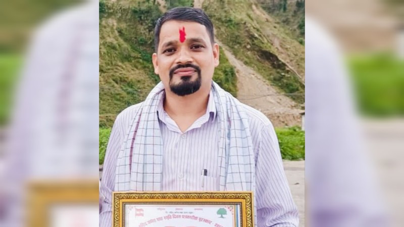 पत्रकार केसी गणेश शाह स्मृति पत्रकारिता पुरस्कारबाट सम्मानित