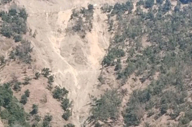 बाँफिकोट ७ भम्पुमा जेसिबी दुर्घटना हुँदा सह- चालकको घटनास्थलमै मृत्यु