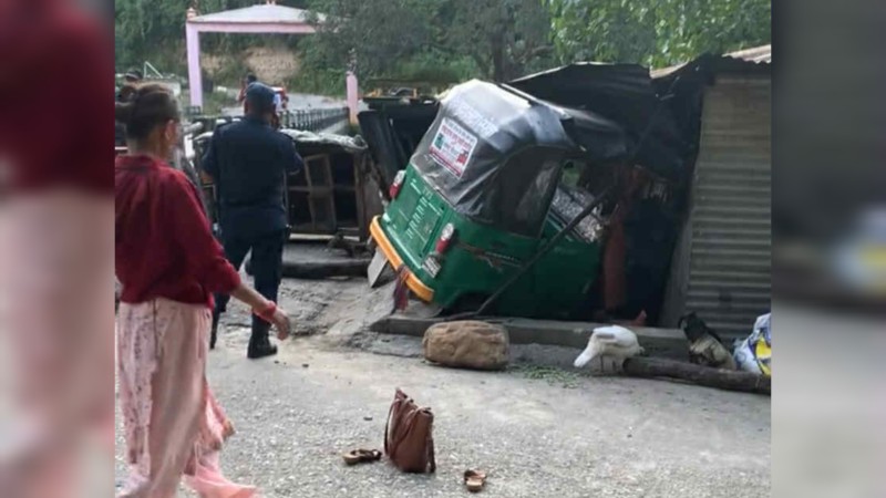 मुग्लुखोलामा अटो दुर्घटना, एक जना घाइते