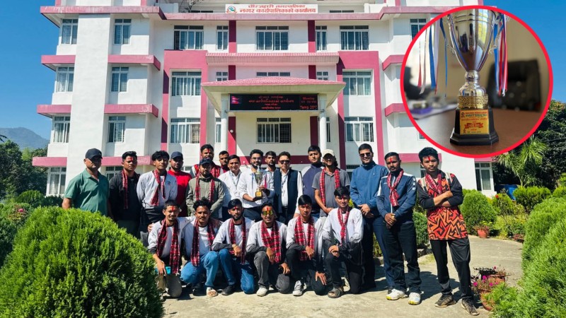 एसपिएलकाे उपविजेता ट्रफि चाैरजहारी नगरपालिकालाई हस्तान्तरण