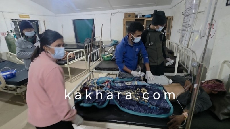 जिप दुर्घटना अपडेट: घाइतेको जिल्ला अस्पताल सल्लेमा उपचार हुँदै