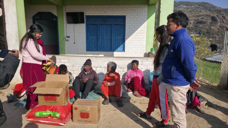 जन्मदिनको अवसरमा बुद्ध भूमि मानव सेवा आश्रमलाई मनराजको सहयोग