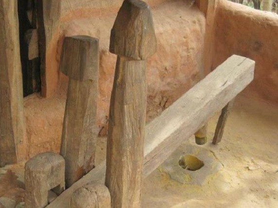 लोप हुँदै ढिकी