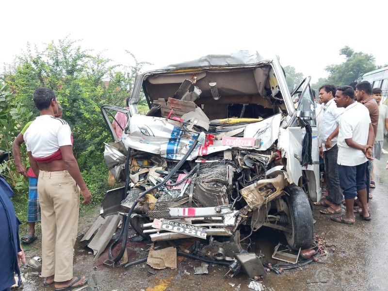 सवारी साधन दुर्घटनाहुँदा तीनको मृत्यु, १५ जनाघाइते