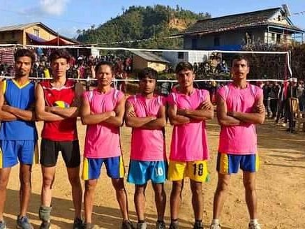 बिहानी युवा क्लबले जित्याे ३५ हजारकाे भलिबल 