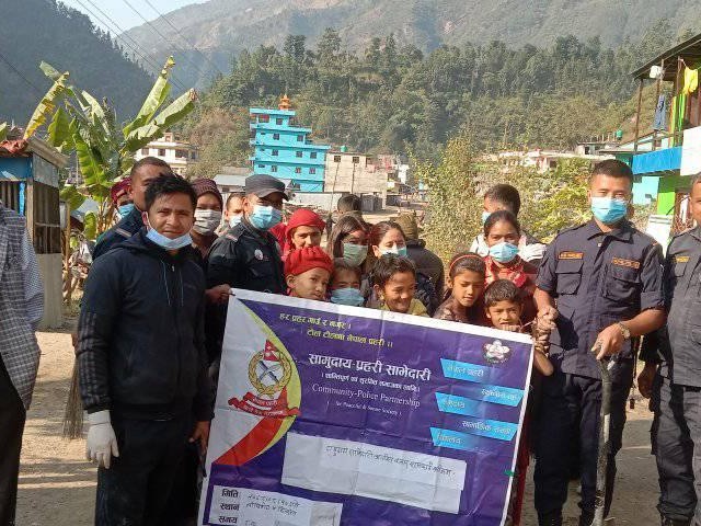 छिनखेत बजारमा सरसफाई गरियाे