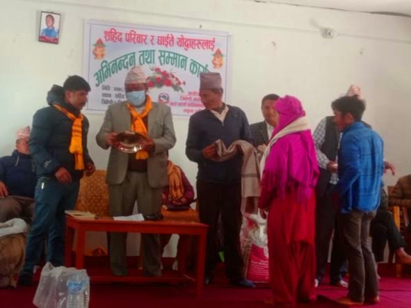 त्रिवेणिमा सहिदका परिवार र घाइतेलाई सम्मान