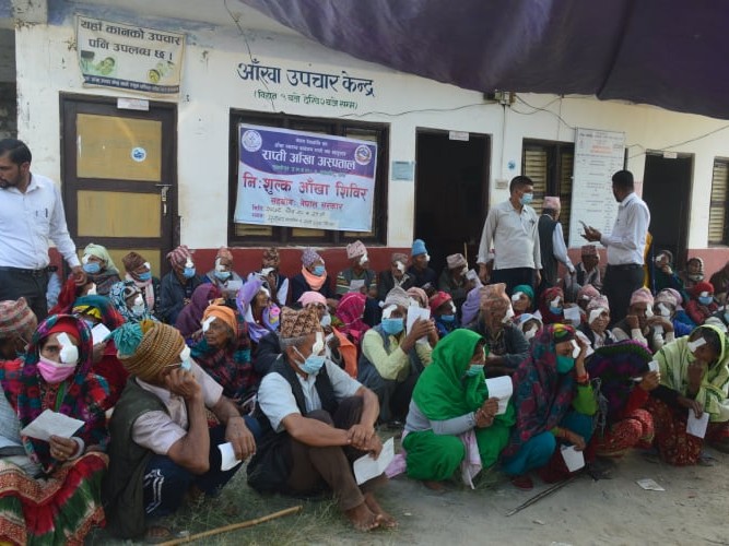 आँखा उपचार शिविरबाट साढे ४ सय बढीले सेवा लिए, ९९ जनाको निःशुल्क अप्रेशन