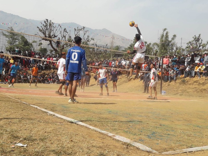 रुकुमकोटमा आयोजित भलिबलमा पुरुष तर्फ निसीखोला र महिला तर्फ चुनवाङ प्रथम