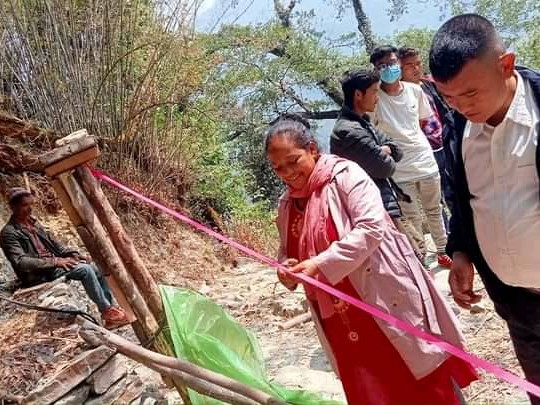 मुसीकोट ८ को पाखापानी टोलमा घर घरै खानेपानी पुग्यो 