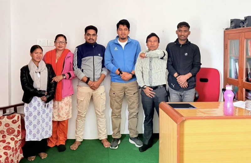 पत्रकार रजक हत्या घटना :  हातमा कालो पट्टी बाधेर सांकेतिक विरोध 