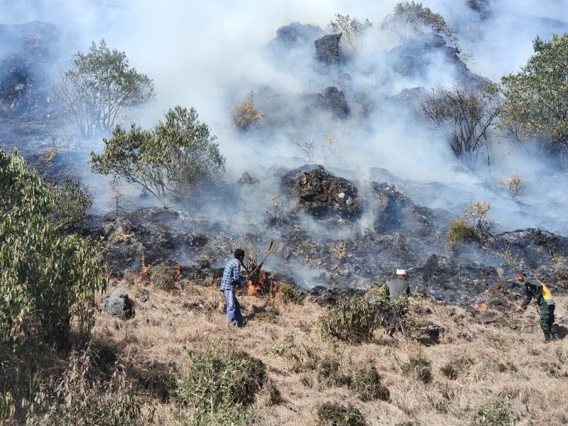 शुक्रबारदेखि खारादहमा भिषण आगलागी, नियन्त्रणमा नआएकाले सजगता अपनाउन आग्रह 