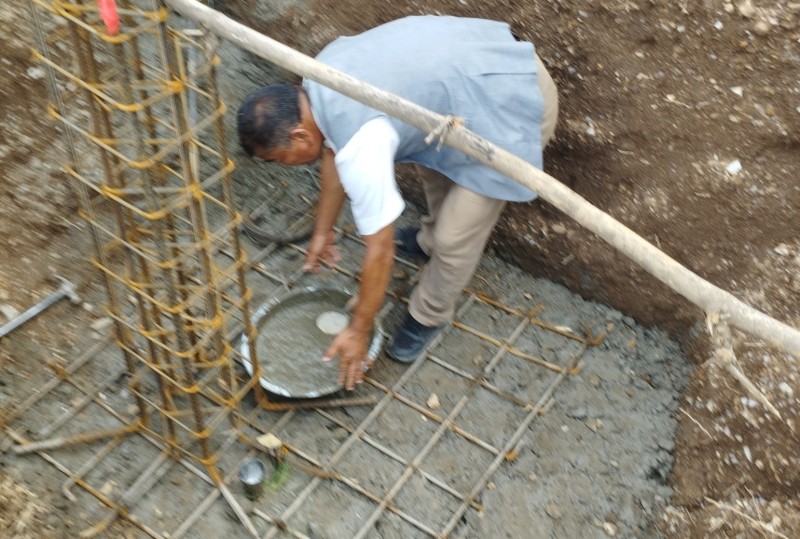 सानीभेरी ६ देउताखोलामा दुग्ध उत्पादक किसानहरुको लागि चिस्यान केन्द्र निर्माण हुँदै 