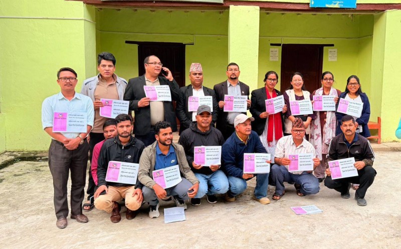 रुकुम पश्चिममा संवैधानिक व्यवस्था अनुसार सरकार गठन गर्नुपर्ने माग राख्दै सांकेतिक प्रदर्शन